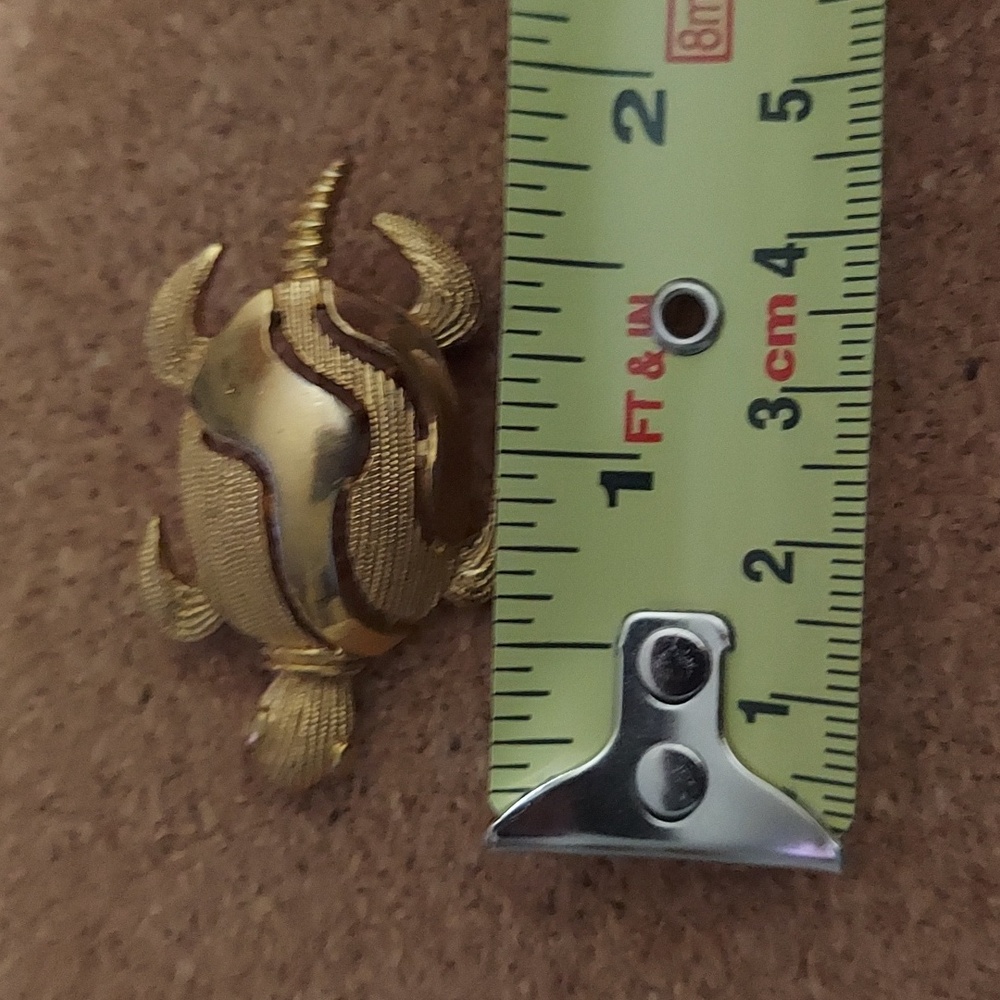 Vintage Crown Trifari Sea Turtle Brooch - Picture 7 of 8
